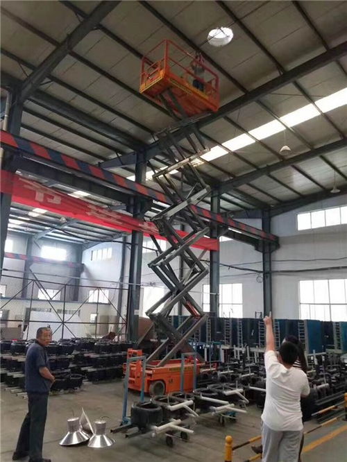 山東明通高空車租賃公司 槐蔭區(qū)越野剪刀車租賃,機場修建專用車